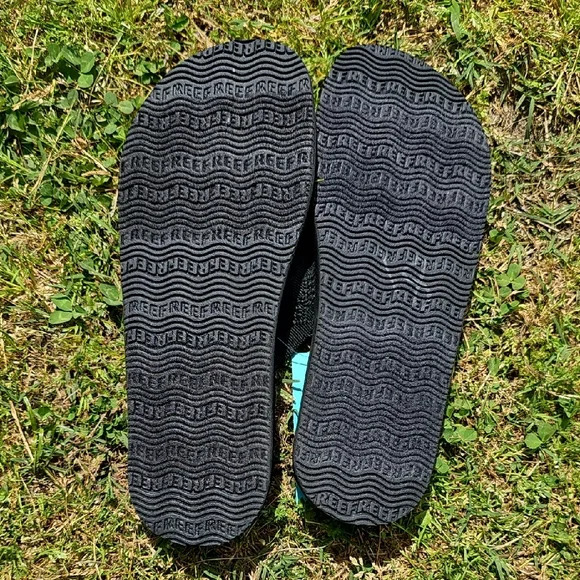 Reef Black Flip Flops - Picture 4 of 5